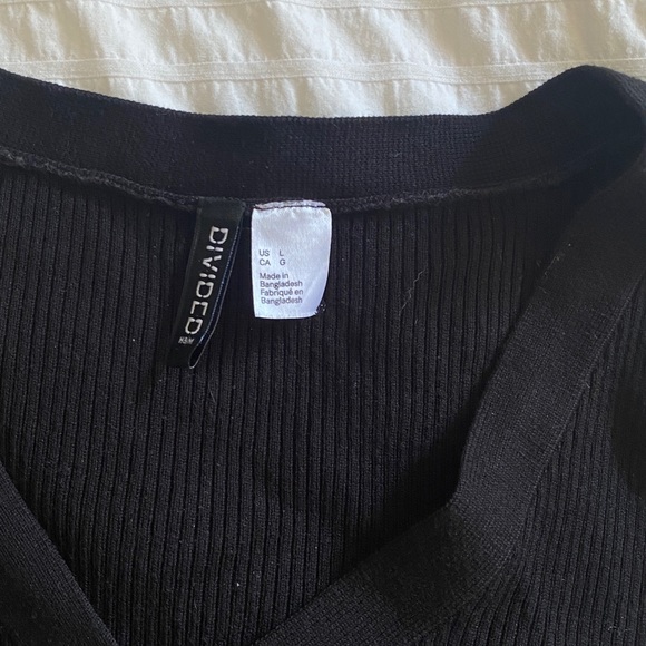 h and m black sweater - Picture 2 of 3